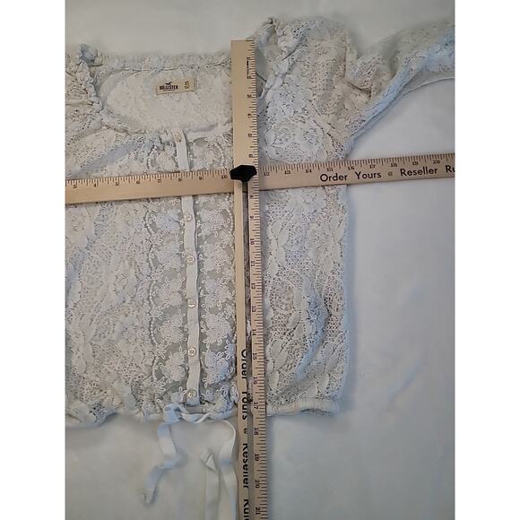 Y2K Crochet Ivory Top – XS • Cottagecore Fairy Coquette (30" bust, 17" length) - Picture 4 of 7